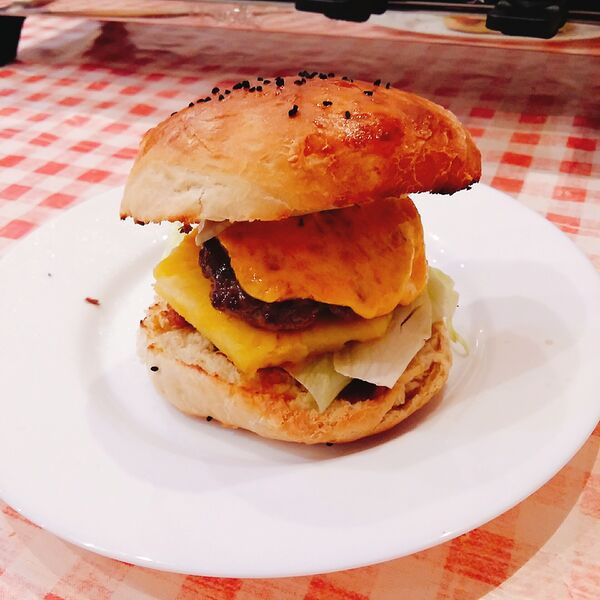 File:Raclette burger 3.jpg